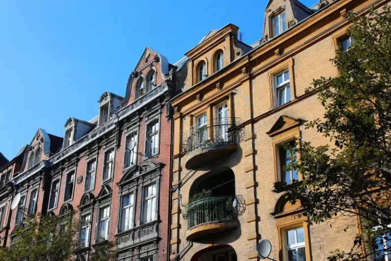 Ulica Dworcowa w centrum Bytomia – serce miasta